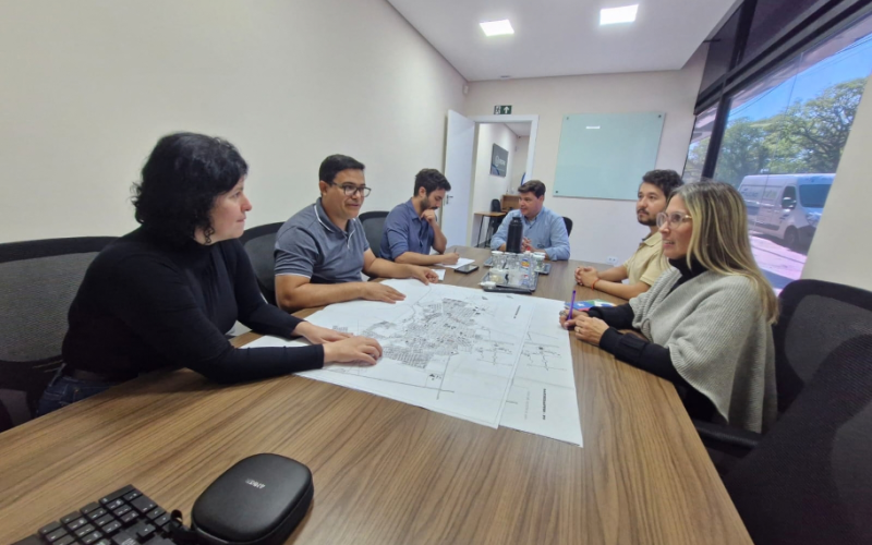 Drenagem urbana: Orcispar sedia troca de experiências entre gestores de Bandeirantes e Maringá 